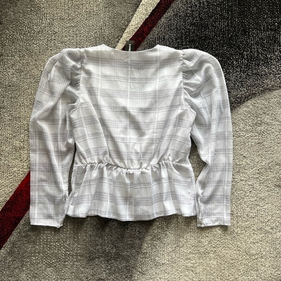 Express Windowpane Long Sleeve Peplum Blouse - Picture 4 of 4